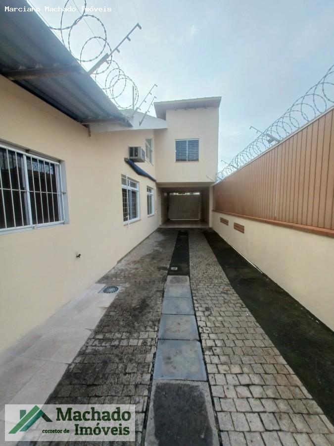 Casa, 6 quartos, 295 m² - Foto 2