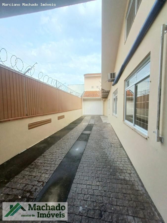 Casa, 6 quartos, 295 m² - Foto 10